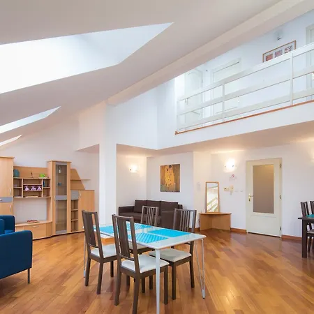 Amazing Italska Apartment Prague